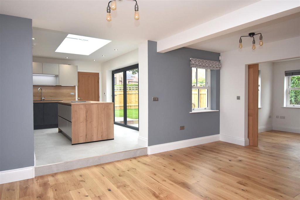 Property photo 2 of 20 Dsc_1978.Jpg