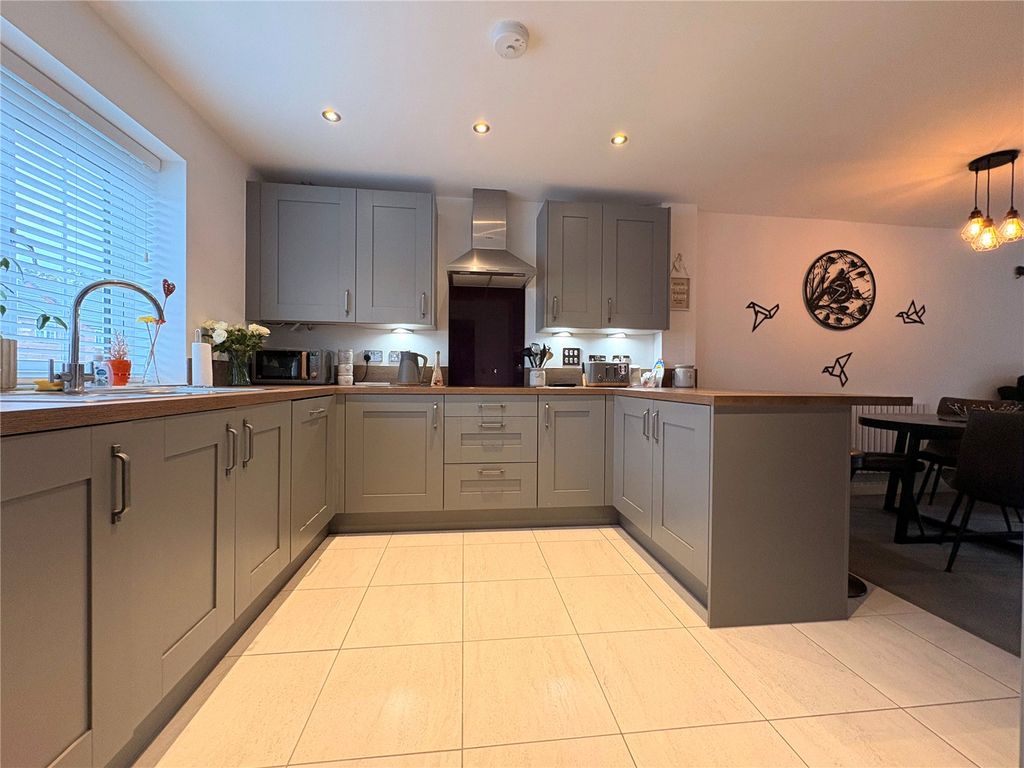 Property photo 2 of 29 Picture No. 20