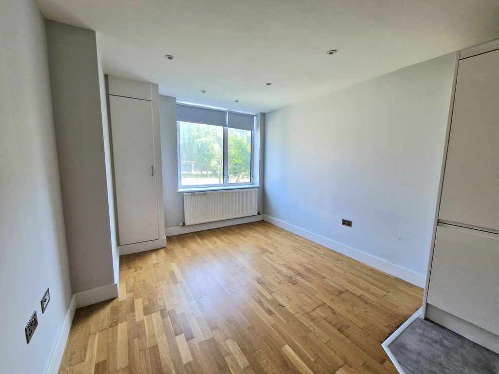 Property photo 3 of 9 Picture No. 04
