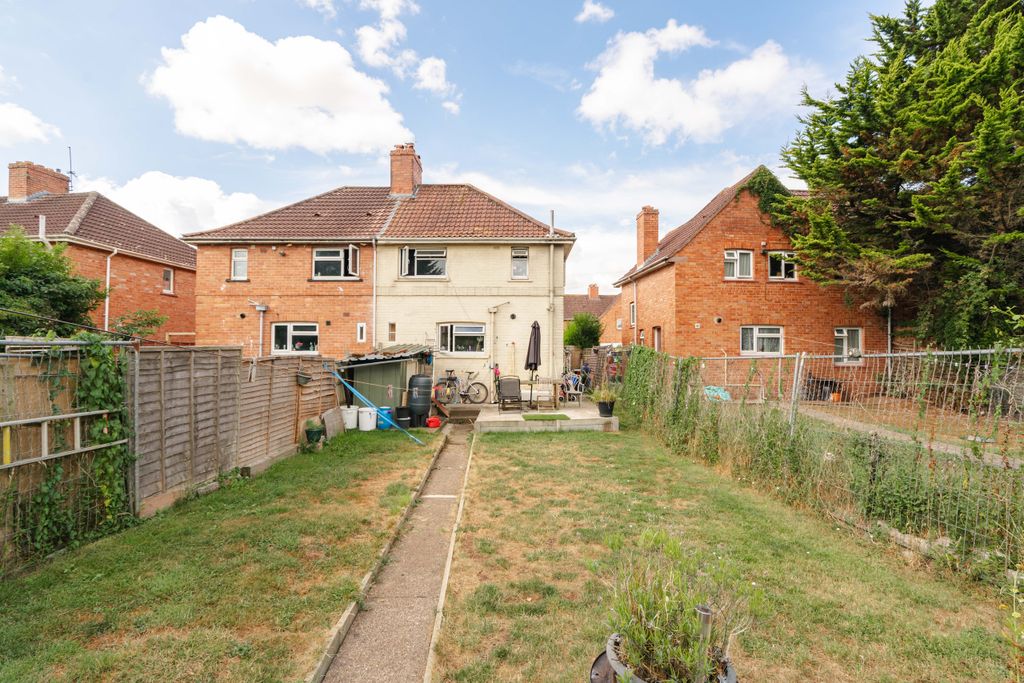 Property photo 2 of 14 4