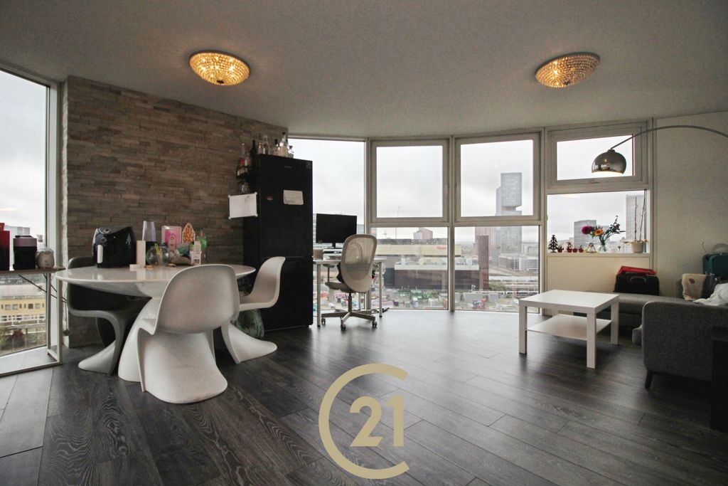 Property photo 1 of 11 Lounge
