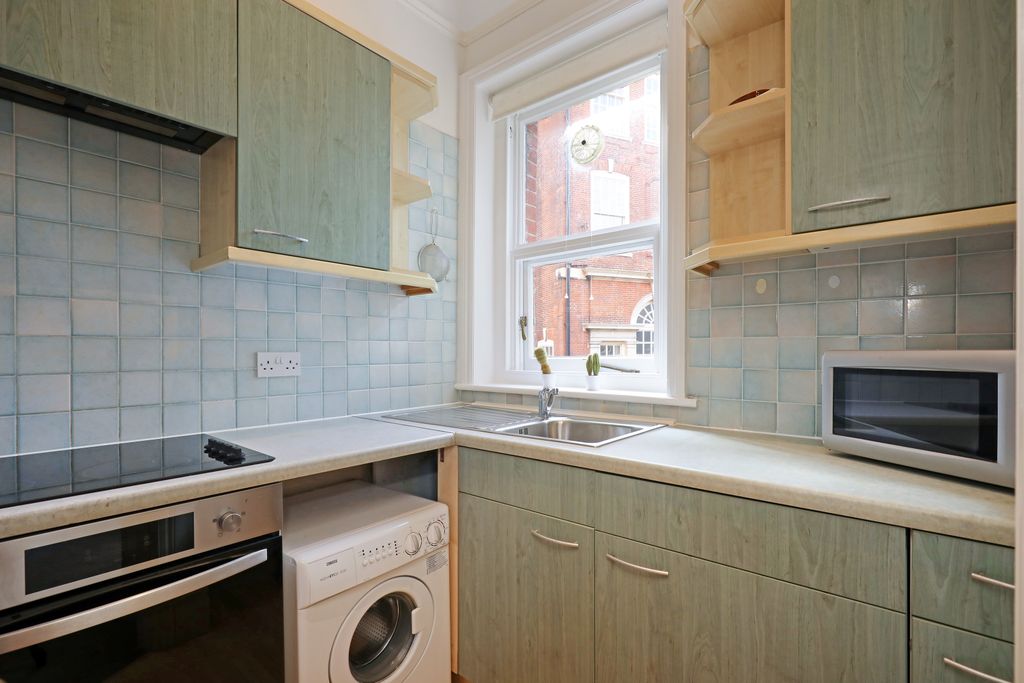 Property photo 3 of 6 66303_Flat 9 1 2 Emb