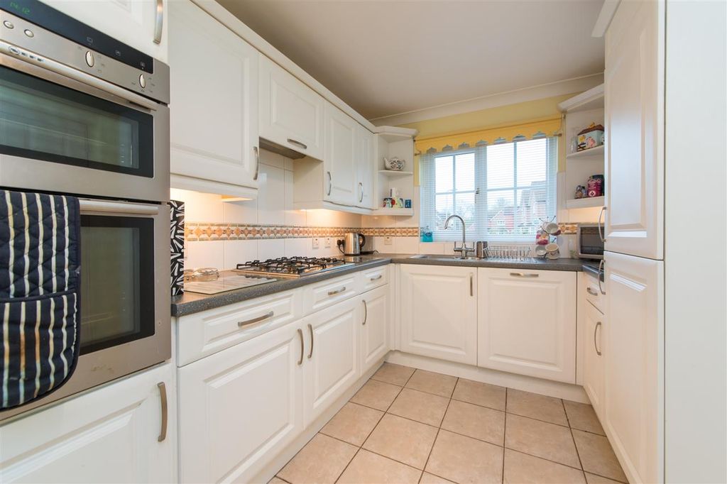 Property photo 3 of 19