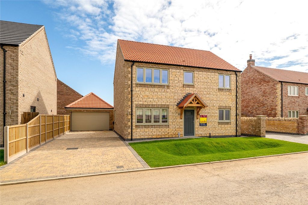 Property photo 1 of 18 Front View