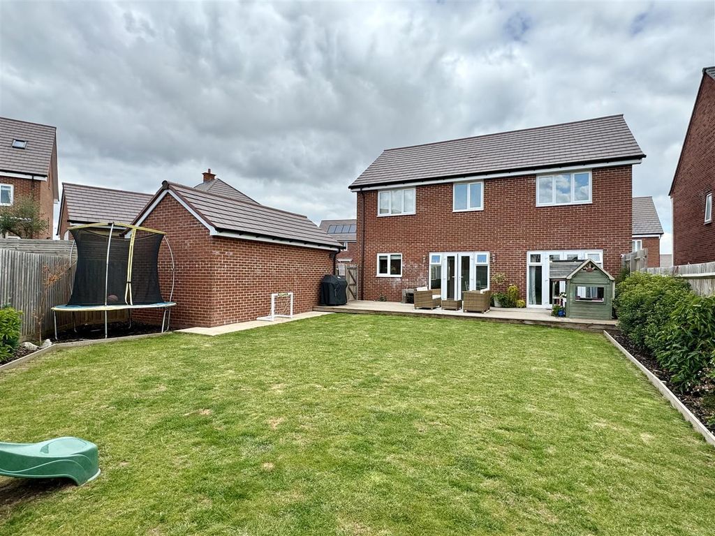 Property photo 2 of 25