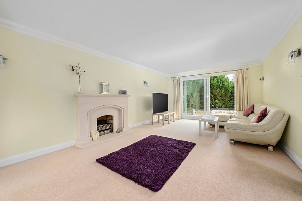 Property photo 3 of 16 2 Barberry Way (12)