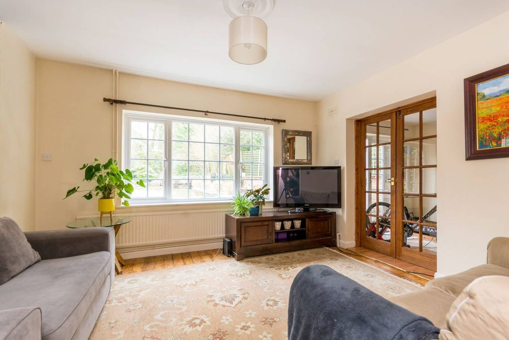 Property photo 3 of 18