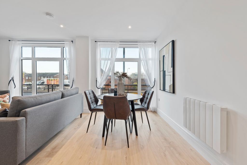 Property photo 3 of 6