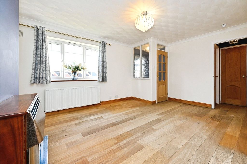 Property photo 2 of 12 Picture No. 02