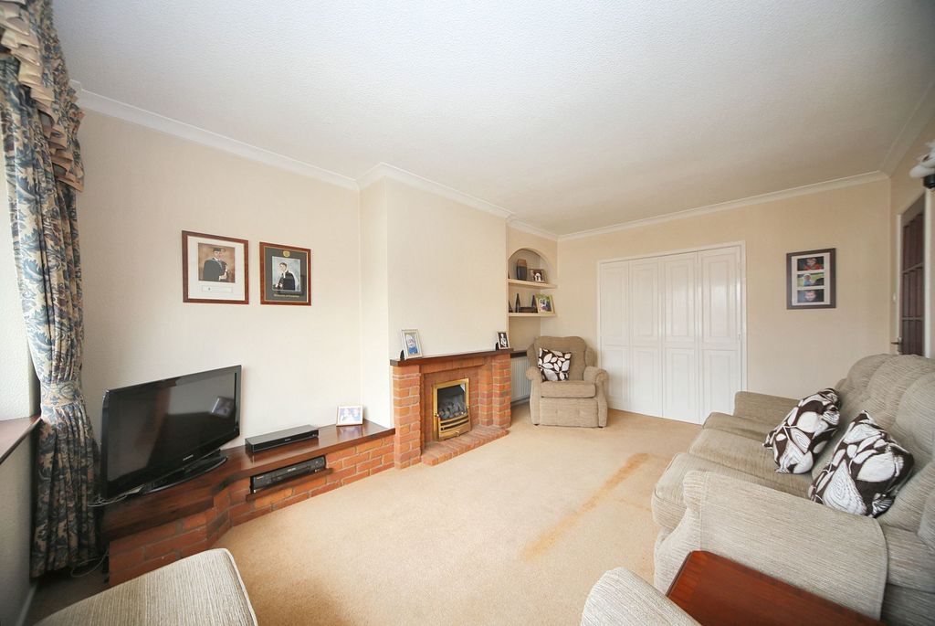 Property photo 2 of 21