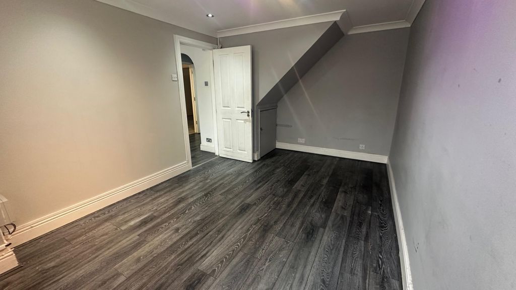 Property photo 2 of 13 Photo 2