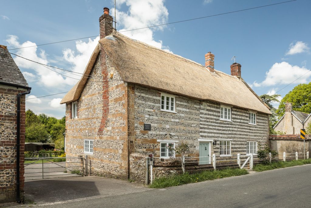 Property photo 2 of 22 Whites Dairy House