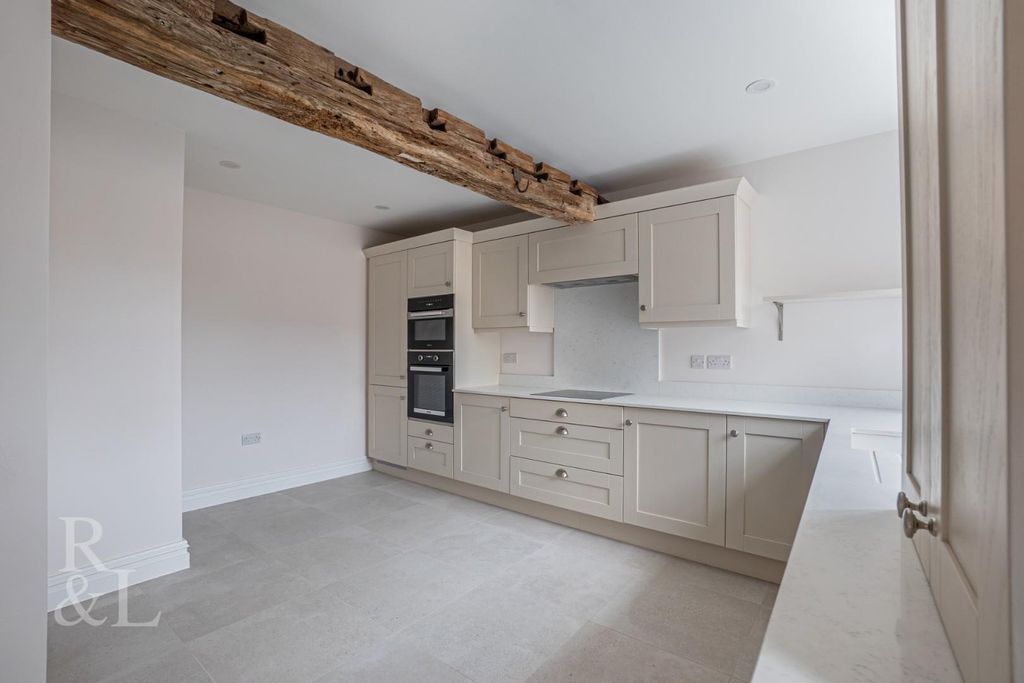 Property photo 2 of 31 Kilwardby 4 (13).Jpg