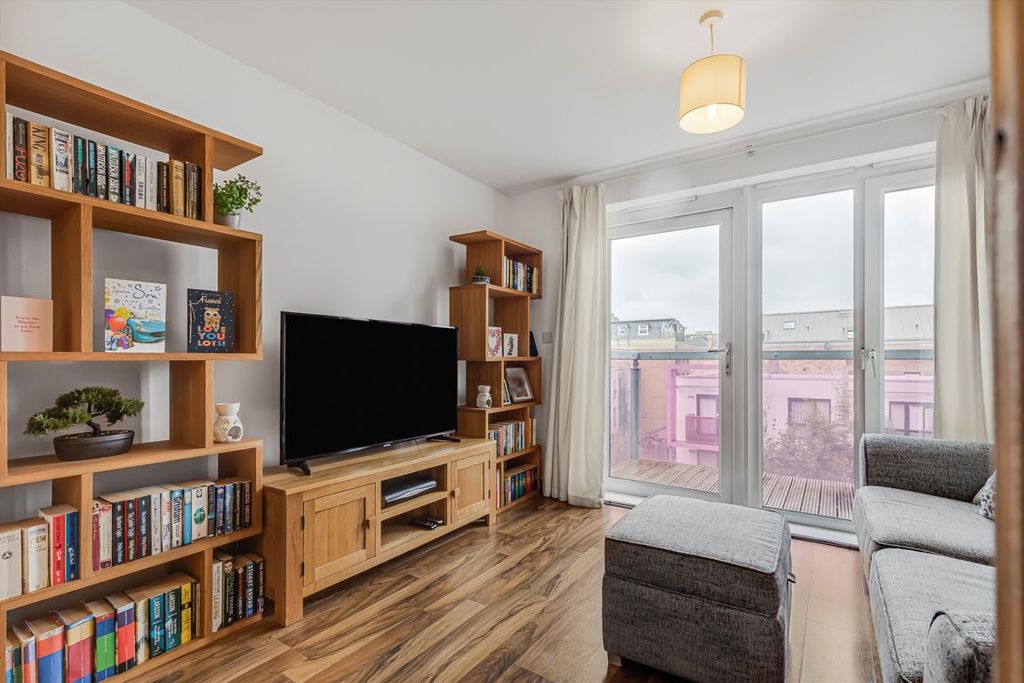 Property photo 3 of 11