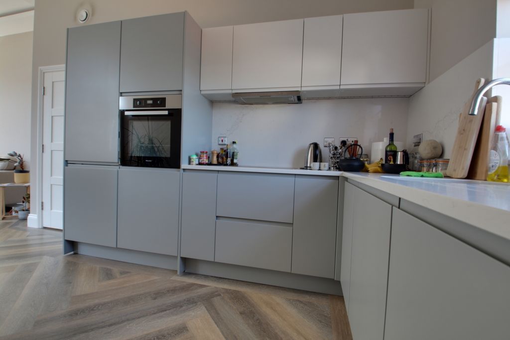 Property photo 3 of 9 Kitchen Area