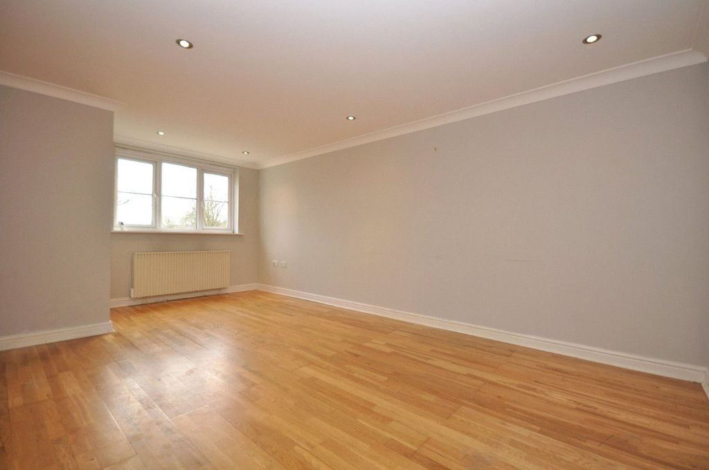 Property photo 2 of 6 Picture No. 16
