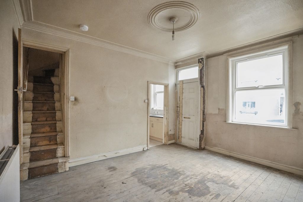 Property photo 2 of 14 8 Bayswater Row , Leeds, West Yorkshire, Ls8 5Lh