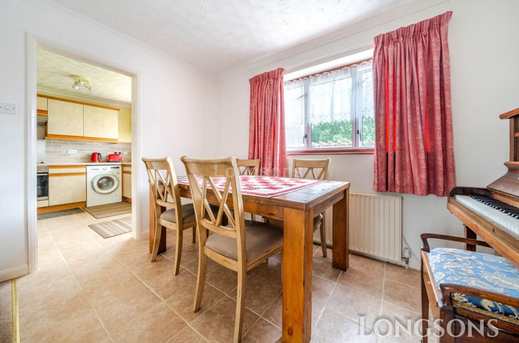 Property photo 3 of 13