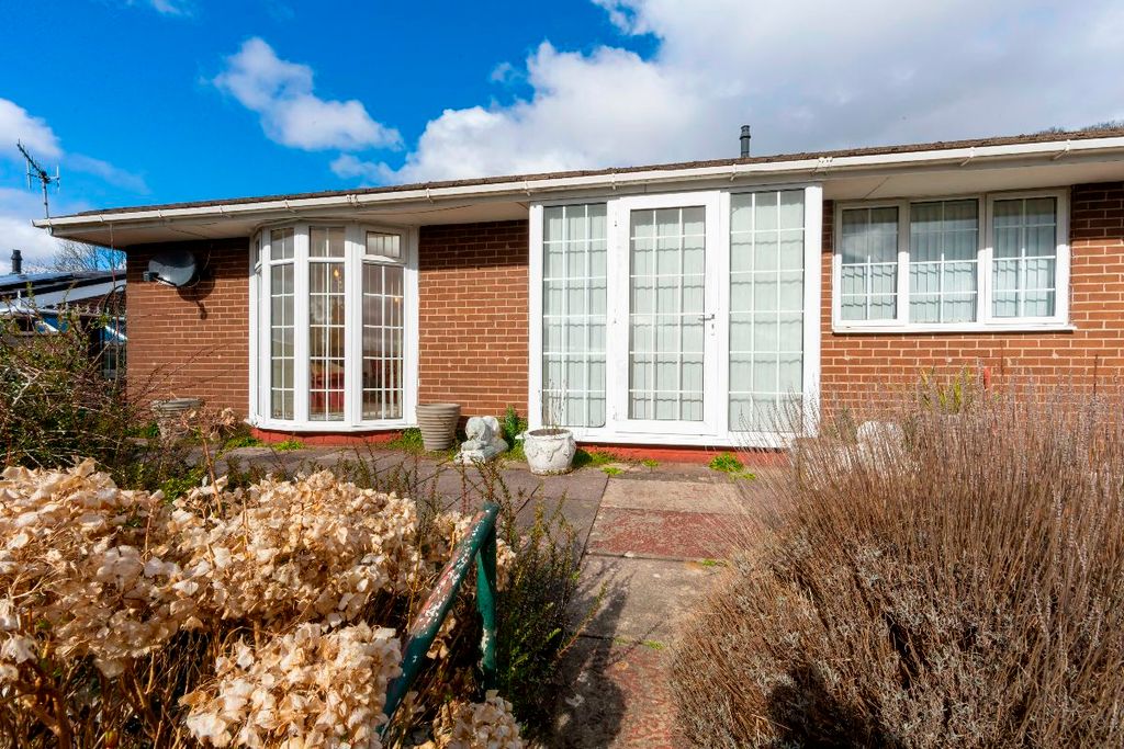 Property photo 2 of 26