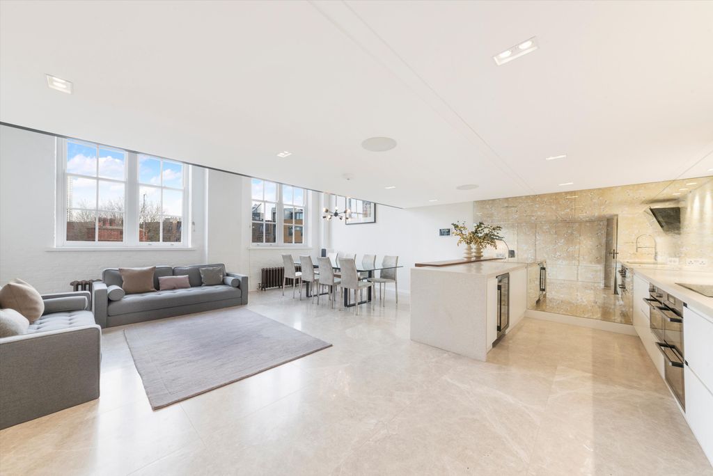 Property photo 3 of 14 Image