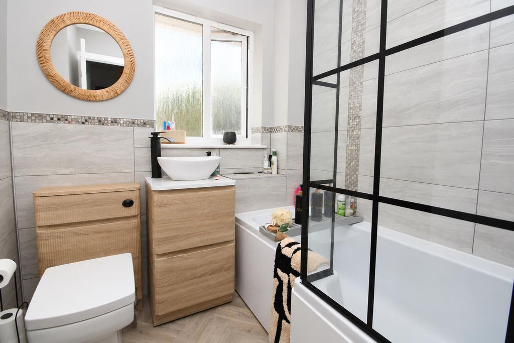 Property photo 3 of 15 1 (10).Png