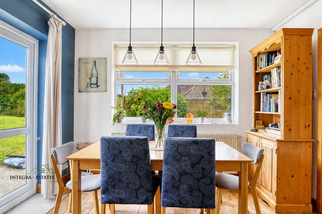 Property photo 2 of 29 Valley-Cottage-Green-Street-Green-Dartford-Dining-Room-Garden-View