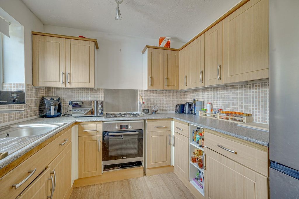 Property photo 3 of 17