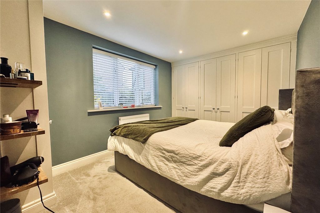 Property photo 3 of 7 Picture No. 05
