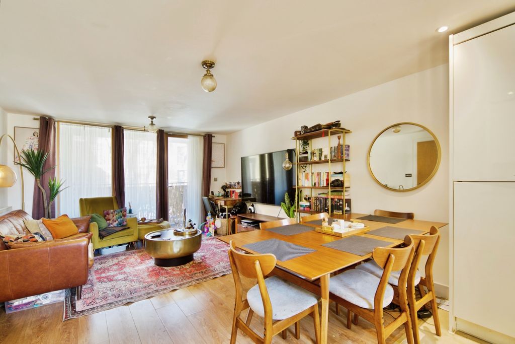 Property photo 3 of 19