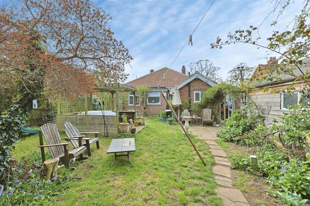 Property photo 2 of 21