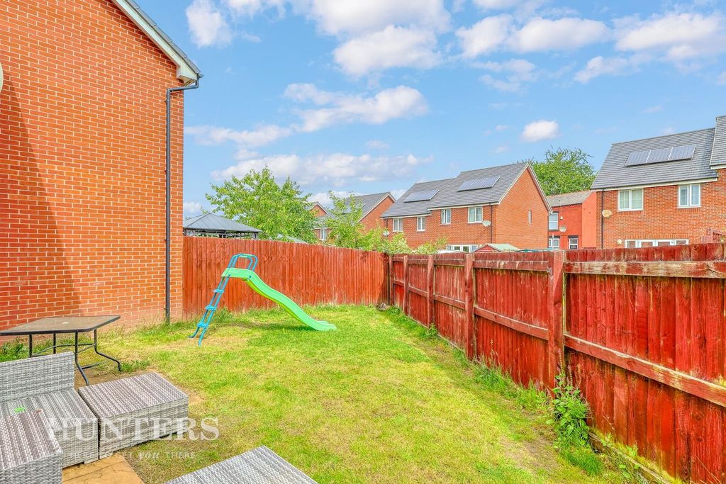Property photo 2 of 21 Externally