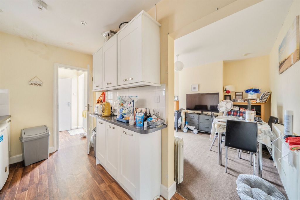 Property photo 3 of 14 Kitchen