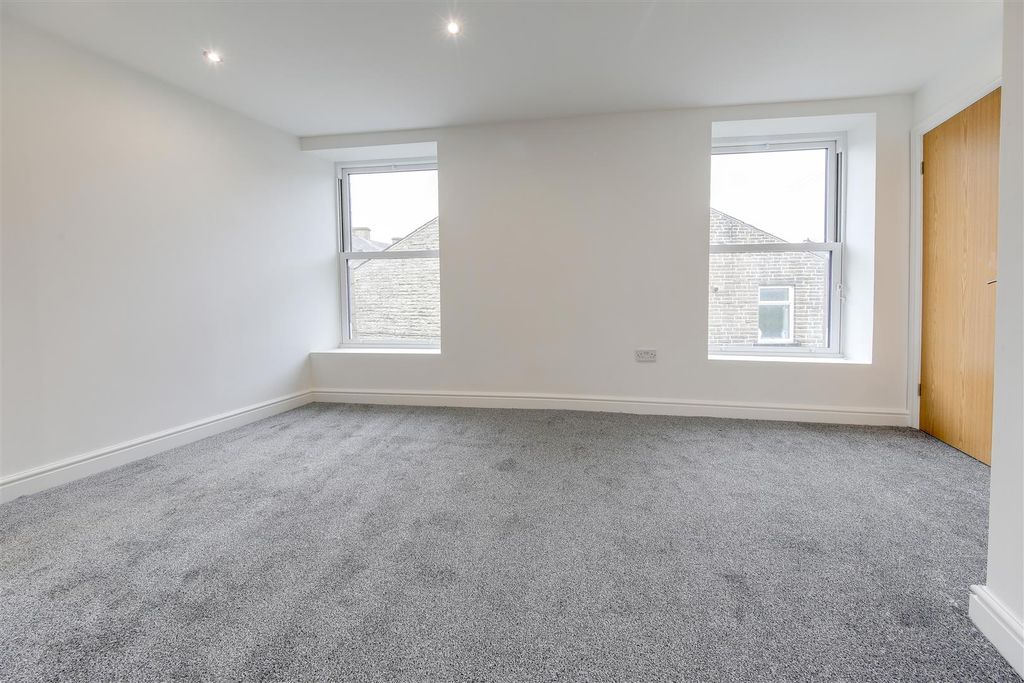Additional image 8 of 5 bed flat for saleBack Lane, Rawtenstall, Rossendale BB4