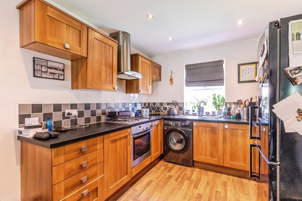 Property photo 2 of 13
