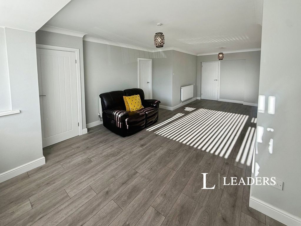 Property photo 2 of 12 Pbox-Img.Jpg