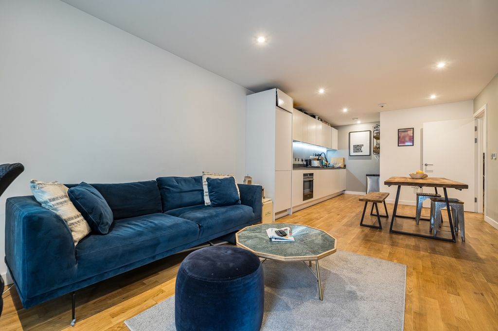 Property photo 3 of 18 Reception