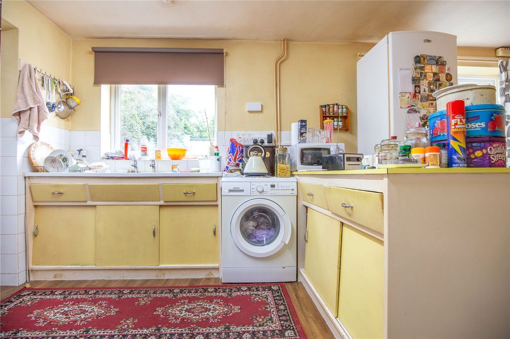 Property photo 2 of 16 Picture No. 21