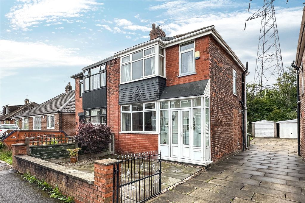 Property photo 1 of 16 External