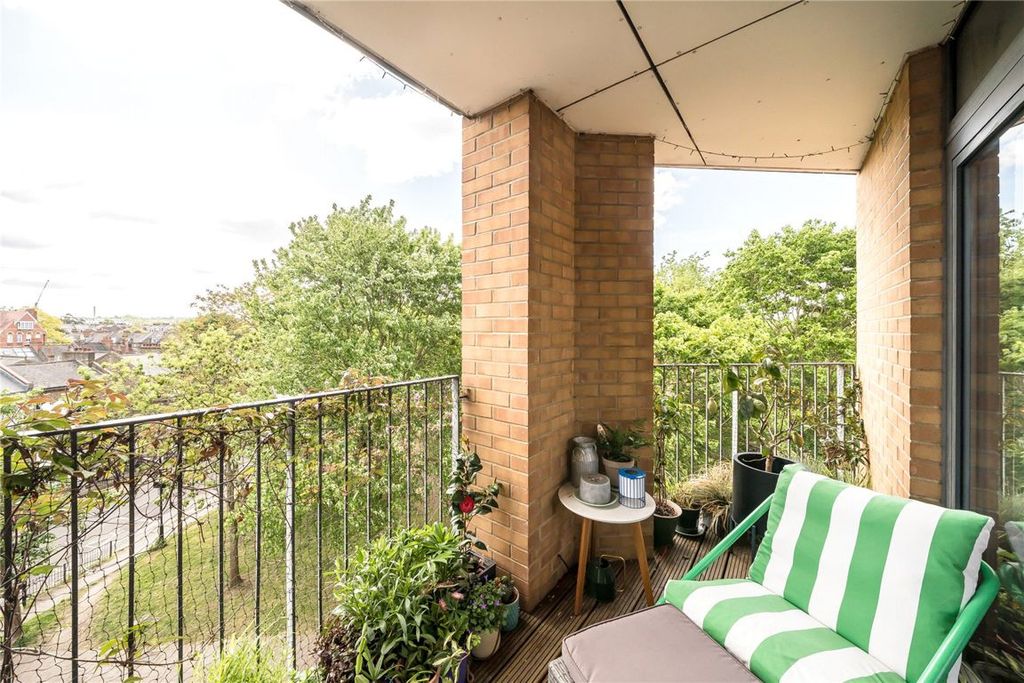 Property photo 3 of 8