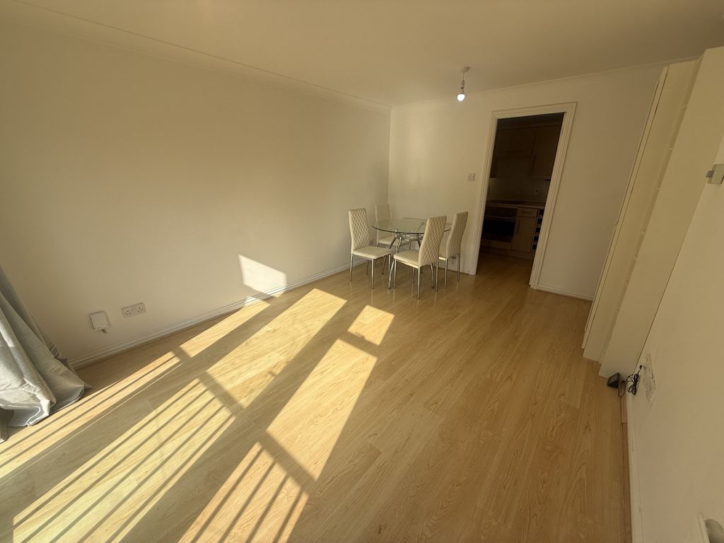 Property photo 3 of 10 Media
