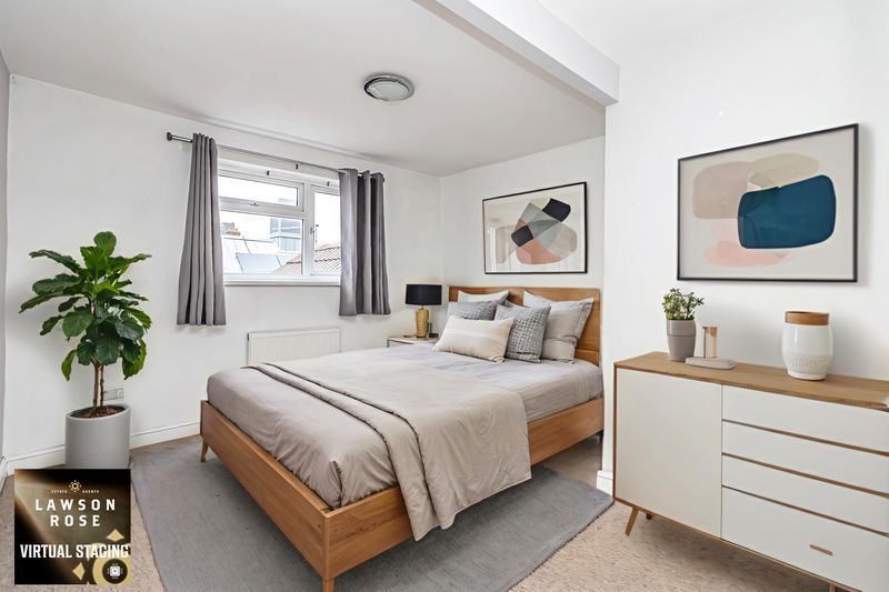 Property photo 3 of 14 .