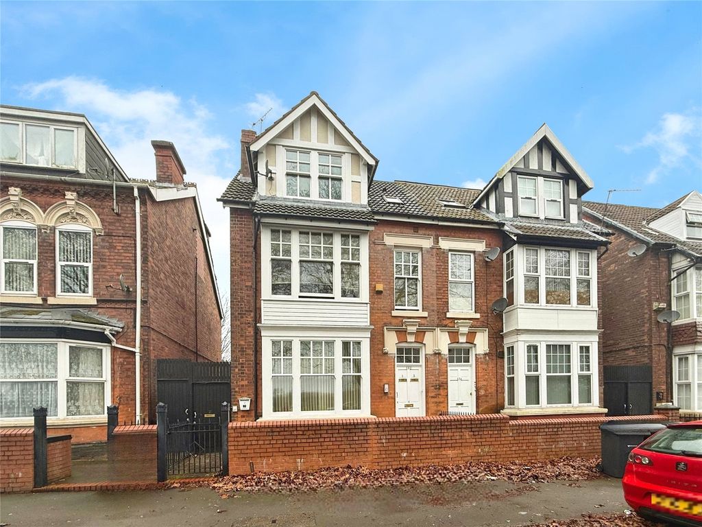 Property photo 1 of 8 External