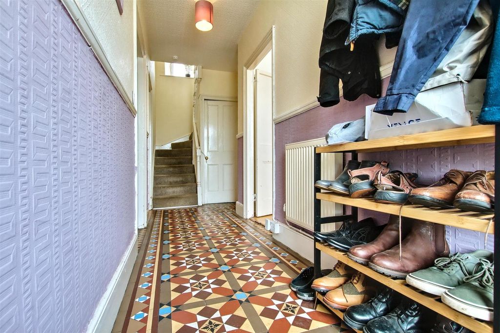 Property photo 2 of 47 Hallway