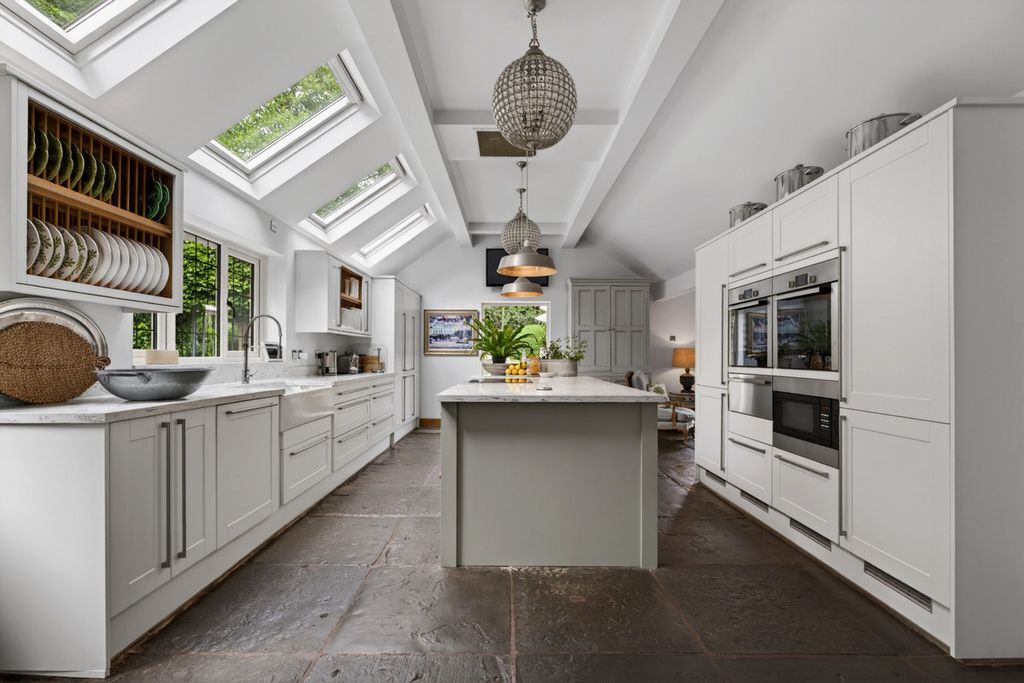 Additional image 4 of 6 bed country house for saleStanklyn Lane, Stone, Kidderminster Worcestershire DY10