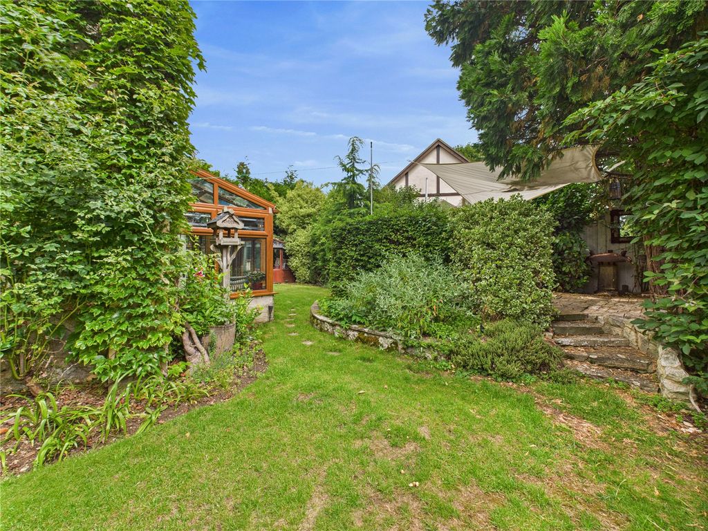 Property photo 2 of 33 Picture No. 09