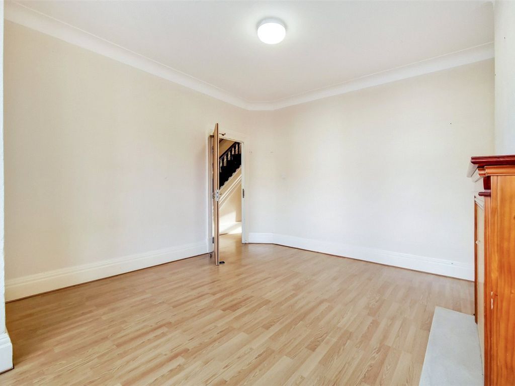 Property photo 3 of 23