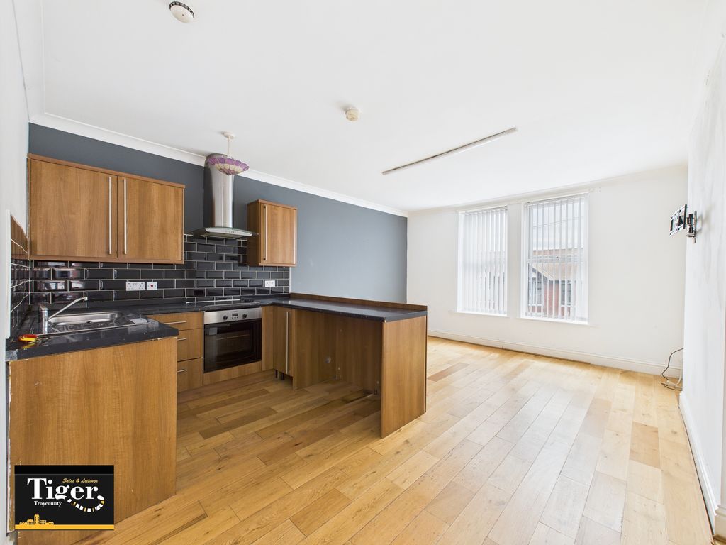 Property photo 3 of 10 Cam03440G0-Pr0360-Still006