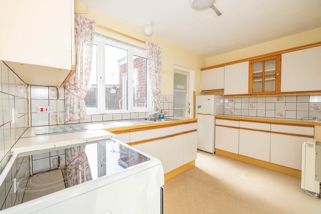 Property photo 3 of 16 Picture 3