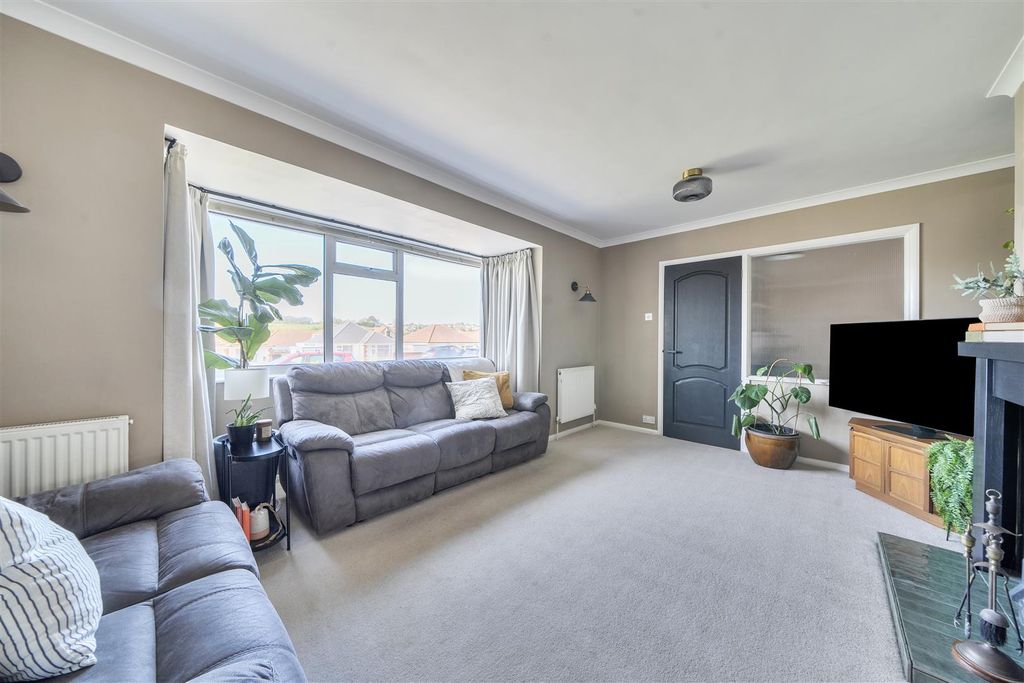 Property photo 2 of 21 Sitting Room.Jpg