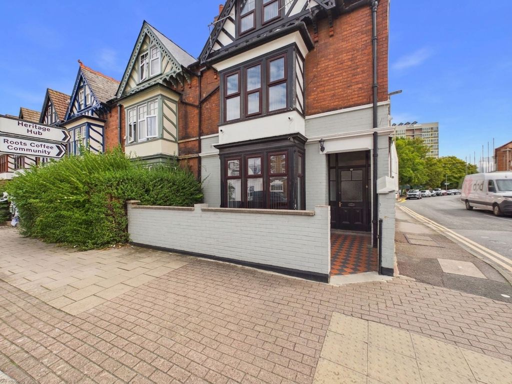 Property photo 1 of 16